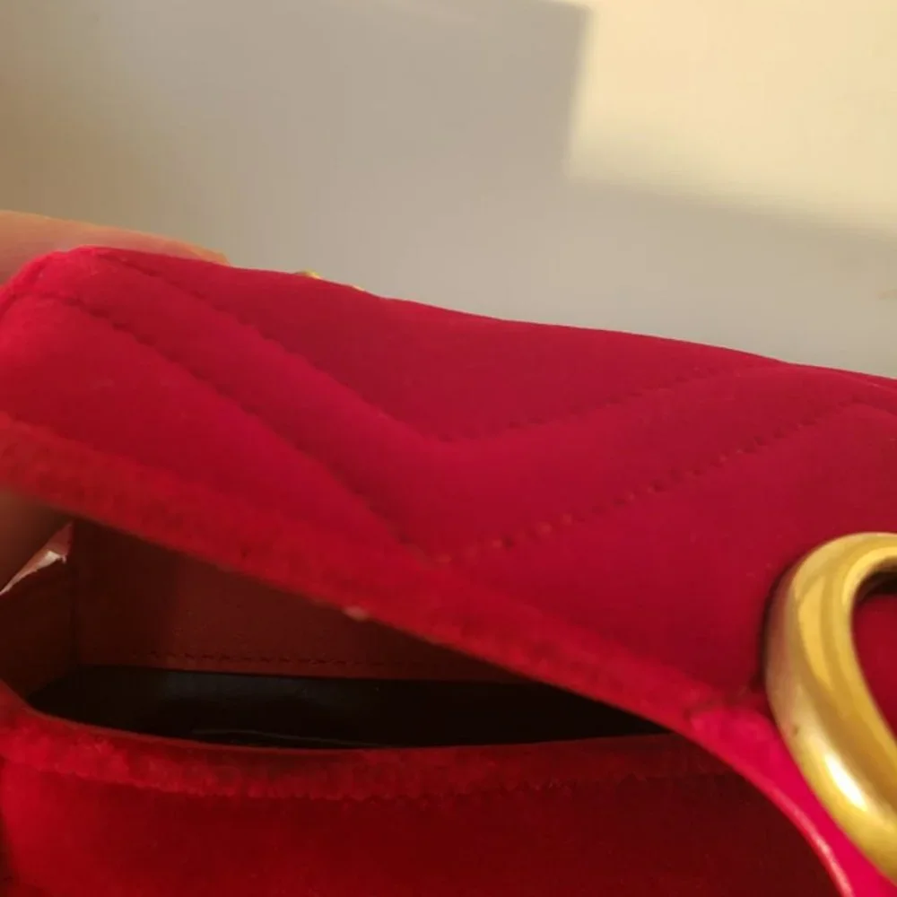 ❌SOLD❌GUCCI Marmont Red Velvet Bag - Picture 9 of 15